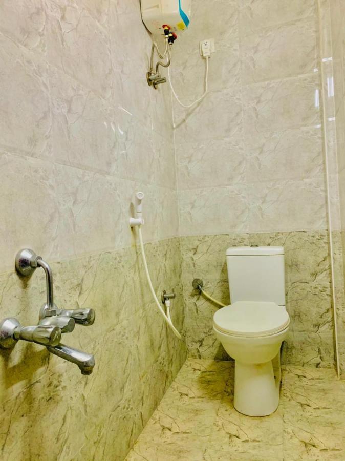 Hotel Half Moon Chennai Bagian luar foto