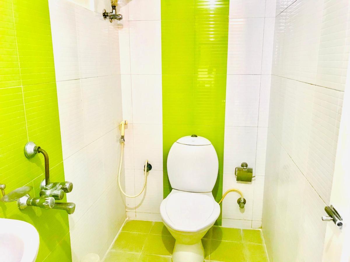 Hotel Half Moon Chennai Bagian luar foto