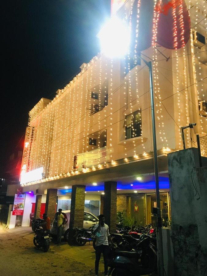 Hotel Half Moon Chennai Bagian luar foto