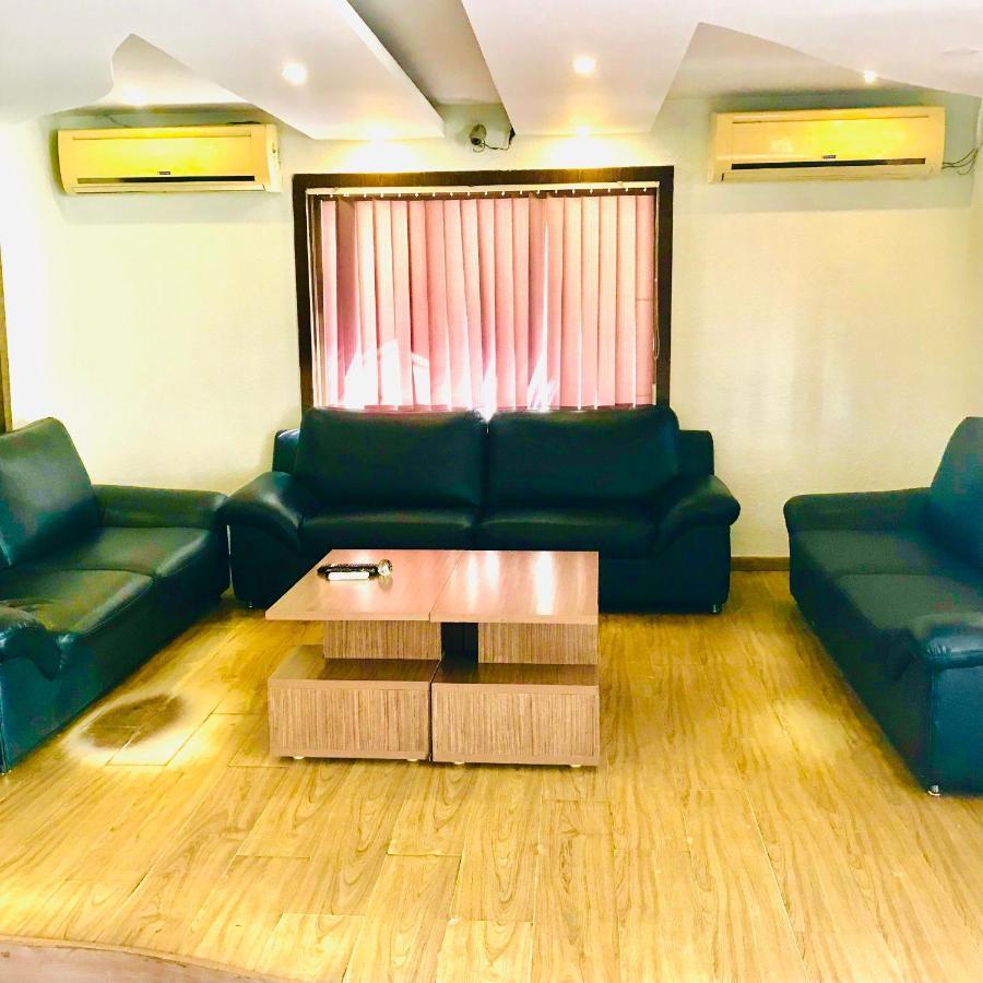 Hotel Half Moon Chennai Bagian luar foto