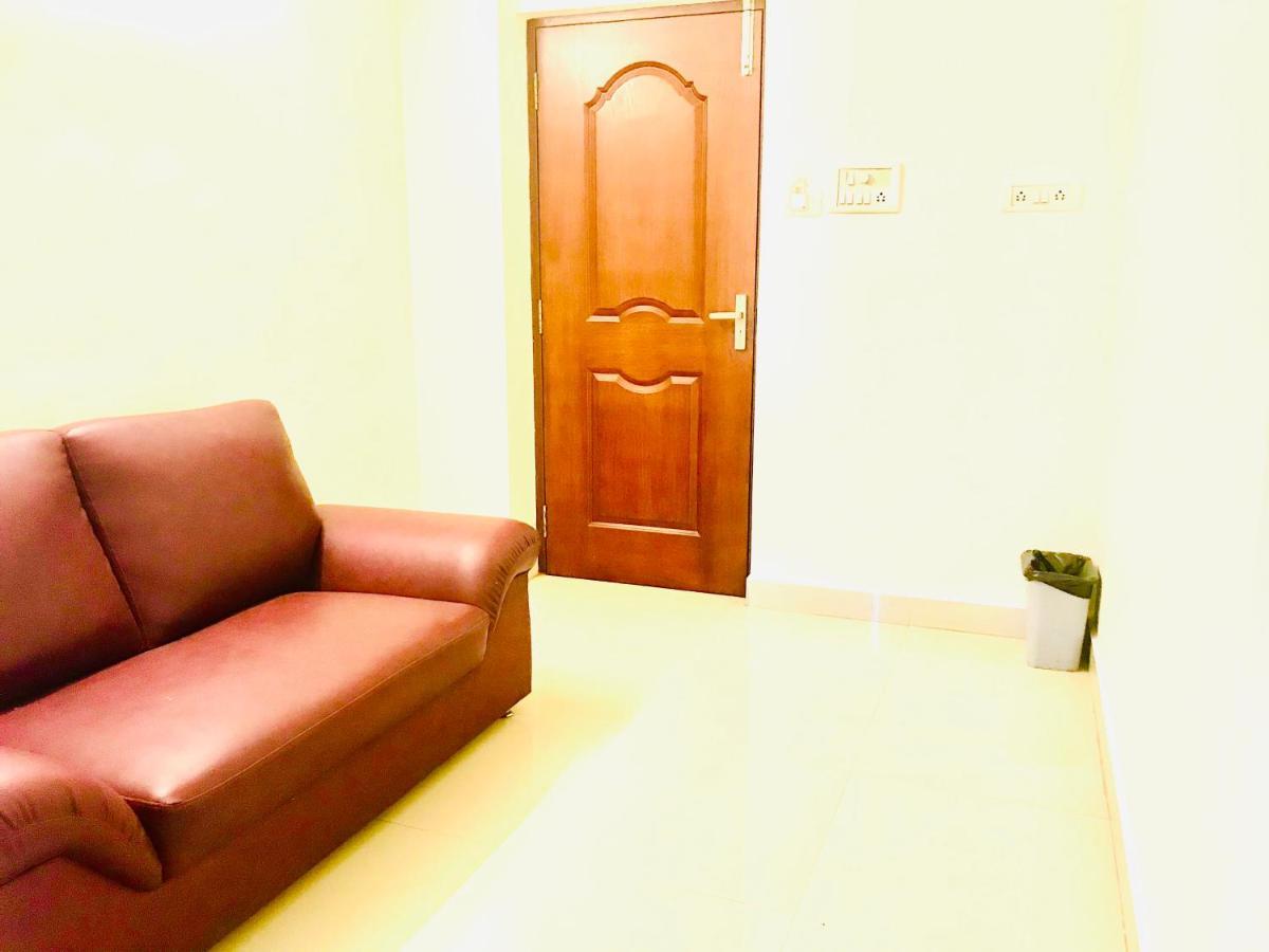 Hotel Half Moon Chennai Bagian luar foto