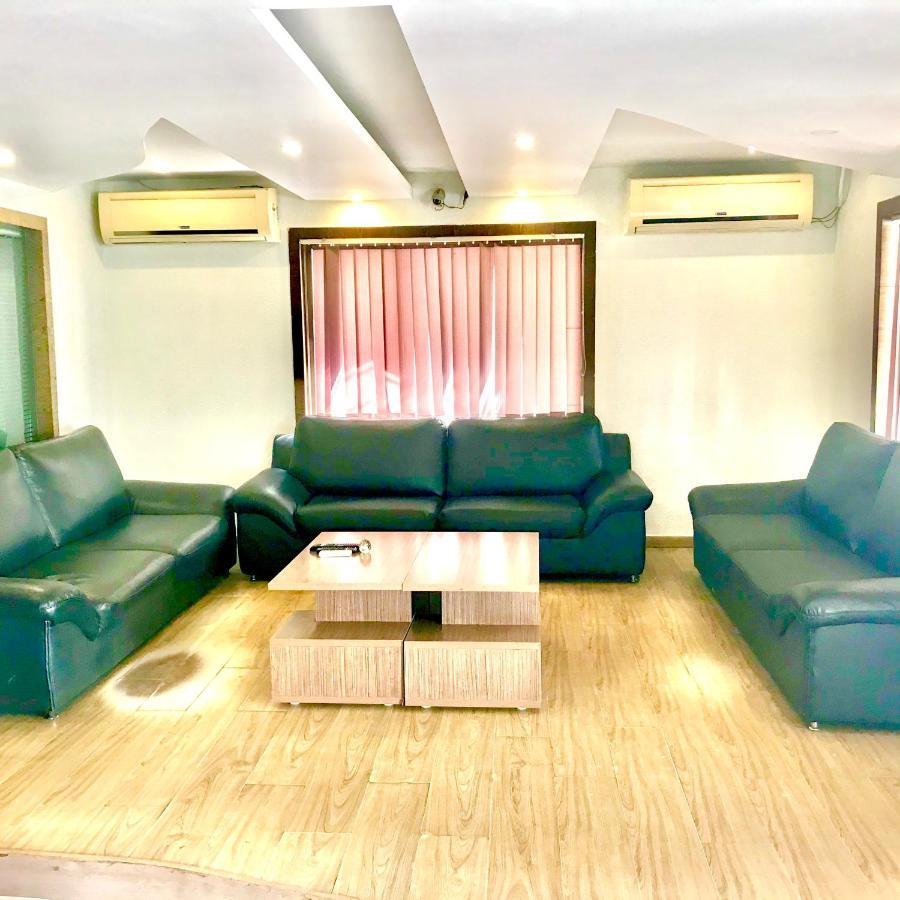 Hotel Half Moon Chennai Bagian luar foto